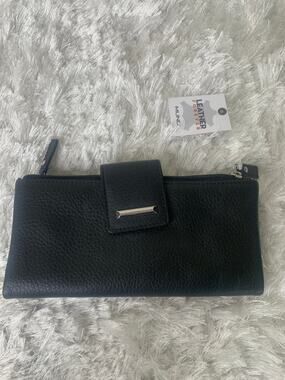 MUNDI Black Leather Wallet NWT Card Slots Zip Closure 7.5 x 3.5"